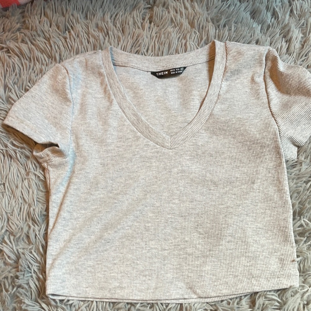 grey crop top